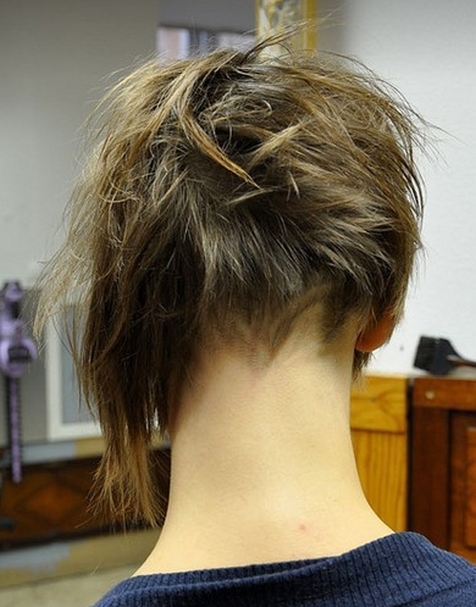 tył fryzury krótkiej, uczesanie damskie zdjęcie numer 92 wrzutka B